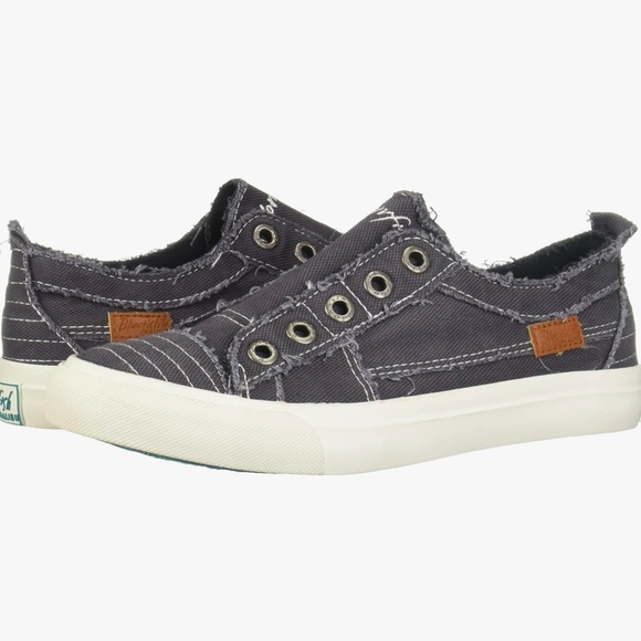 Blowfish Malibu Womens Slip on Navy Distressed Canvas Shoe Size 7 EUC - Picture 2 of 8